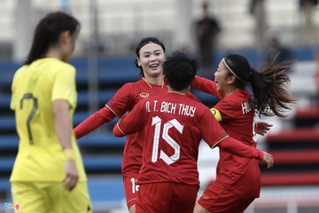 HLV Mai Duc Chung: Huynh Nhu giup bong da Viet Nam duoc ton trong hinh anh