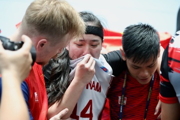 Cap sinh doi Viet kieu giup bong ro Viet Nam lam nen lich su hinh anh