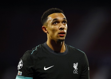 Real Madrid ra gia mua Alexander-Arnold hinh anh