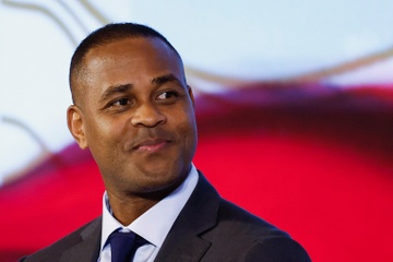 Bong da Indonesia mao hiem voi Kluivert hinh anh
