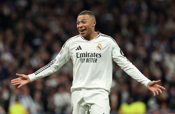 Nu cuoi cua Mbappe gay bao tren mang xa hoi hinh anh