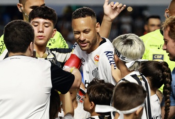 Quyet dinh gay phan no cua Neymar hinh anh