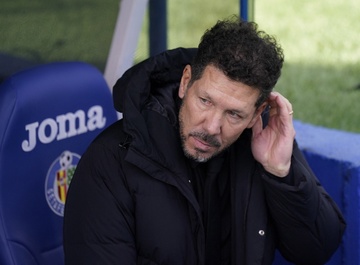Hien thuc tan khoc voi Simeone hinh anh