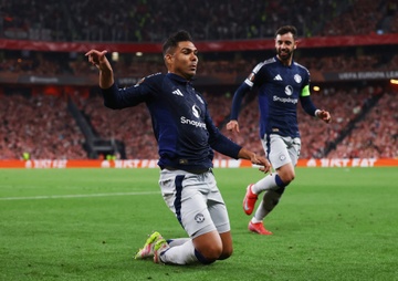 Casemiro chung to gia tri hinh anh