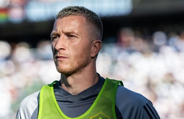 Doi cua Marco Reus lam nguy hinh anh
