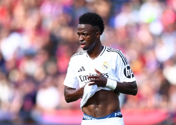 Vinicius tao ra 'su hon loan' hinh anh