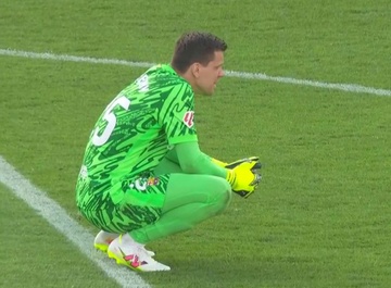 Szczesny bật khóc