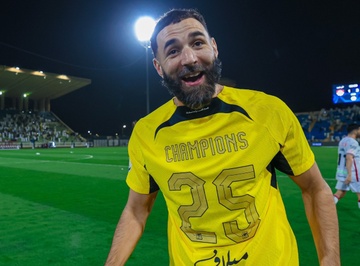 Benzema dao nguoc tinh the o Saudi Arabia hinh anh