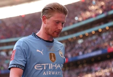 Haaland cư xử đẹp với De Bruyne