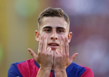 Barcelona kiem gan 1 ty euro mua nay hinh anh