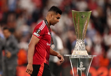 Casemiro mat bon tien hinh anh
