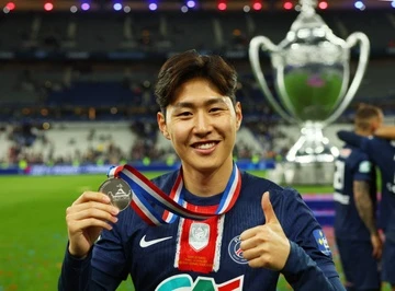 Chau A sap co them cau thu vo dich Champions League hinh anh