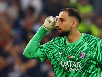 Giot nuoc mat cua Donnarumma hinh anh
