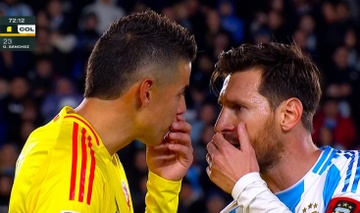Messi noi gian voi James Rodriguez hinh anh