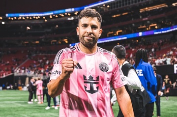 Doi cua Messi nhan tin vui hinh anh