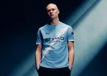 Man City ký hợp đồng trăm triệu euro