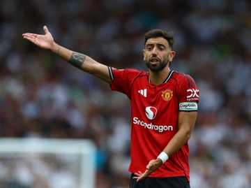 Bruno Fernandes bi chi trich la dua tre to xac hinh anh