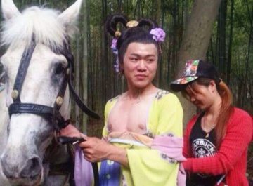 Dong the cho Vo Tac Thien la dan ong hinh anh