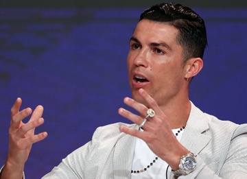 Ronaldo, Mbappe deo dong ho hieu dat do hinh anh
