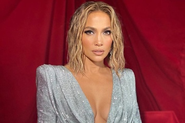Buoc sang tuoi 52, vi sao Jennifer Lopez khong bi lao hoa? hinh anh