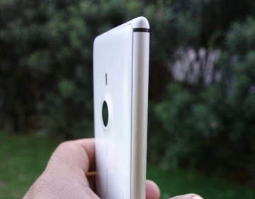 Smartphone moi cua Nokia co thiet ke giong concept C1 hinh anh