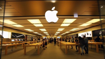 Nhan vien Apple an cap anh, chup trom khach hang nu hinh anh