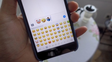 iOS 10.2 ra mat, them nhieu bieu tuong nhan tin hinh anh