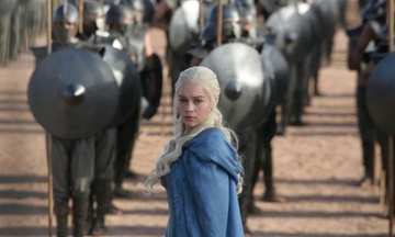 Thay giao dung ‘Game of Thrones’ de doa dam hoc sinh hu hinh anh