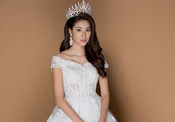 Khi Pham Huong duoc thuong qua muc hinh anh