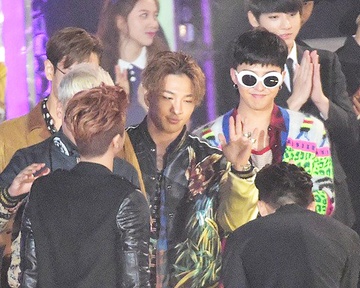 iKON khen dan anh Big Bang het loi hinh anh