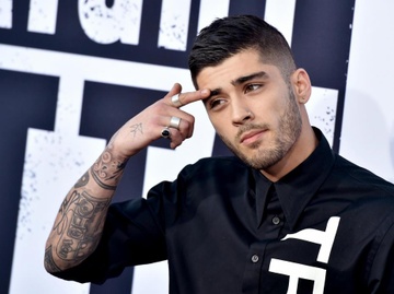 Zayn Malik phat hanh sach, he lo cuoc song rieng tu hinh anh