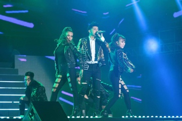 Noo Phuoc Thinh bung no tren san khau Asia Song Festival hinh anh
