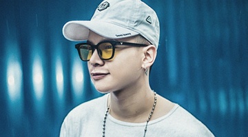 Hoang Ton tai xuat hau phau thuat tham my hinh anh