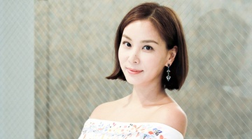 Loat my nhan U40 Han keo dai tuoi xuan nho toc ngan hinh anh