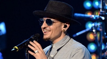 Linkin Park va fan tuong nho Chester Bennington hinh anh