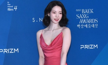 'Ác nữ' Lim Ji Yeon gợi cảm