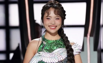 Phương Mỹ Chi gây chú ý ở show âm nhạc Trung Quốc