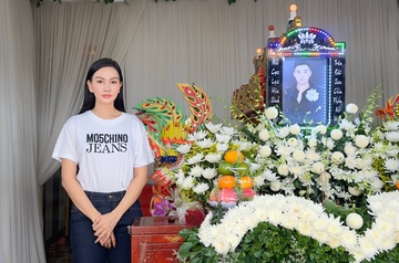 Sao Viet tien biet nguoi mau Nam Phong hinh anh