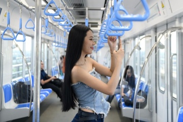 Loi song 'khong oto, che xe may' cua nguoi tre TP.HCM hinh anh