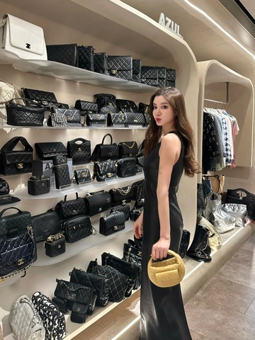 ban xe mua Chanel,  ban gai ban xe,  phu nu hang hieu,  tui Chanel,  scandal Malaysia,  vat chat tinh yeu anh 1