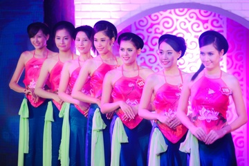 Can canh lan da sang min cua 20 thi sinh Hoa hau Viet Nam hinh anh