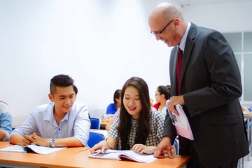 DH Kinh te - Tai chinh TP HCM tuyen sinh nganh Luat kinh te hinh anh