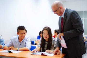Sinh vien co them nhieu co hoi vao dai hoc chuan quoc te hinh anh