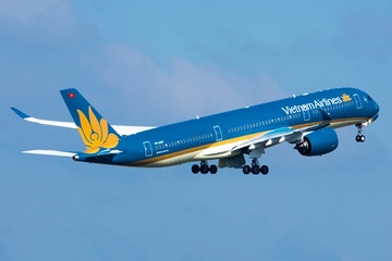 Co phieu Vietnam Airlines len cao nhat mot nam hinh anh