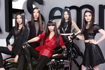 Ha Anh, Pham Huong va Lilly Nguyen trong thu thach voi toc hinh anh