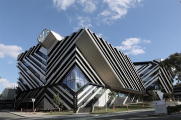 Monash - Dai hoc Australia dung dau ve ky thuat va cong nghe hinh anh