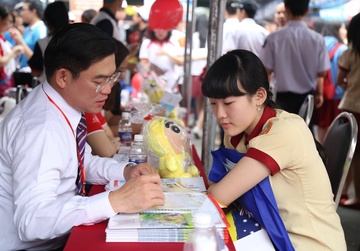 Vao dai hoc song ngu bang phuong thuc xet tuyen hoc ba hinh anh