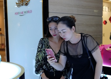 Perfume World dong loat khai truong tai Vincom Center Ha Noi va TP.HCM hinh anh