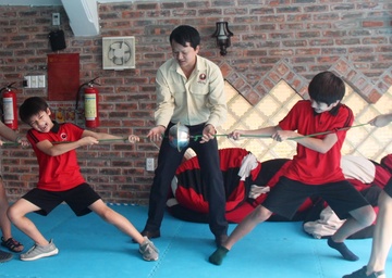 Tu che tao do thi nghiem, thay giao Vat ly gianh giai 100 trieu dong hinh anh