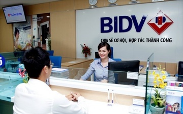 Pho GD BIDV: 'Khach hang can co kien thuc ve an toan khi giao dich' hinh anh